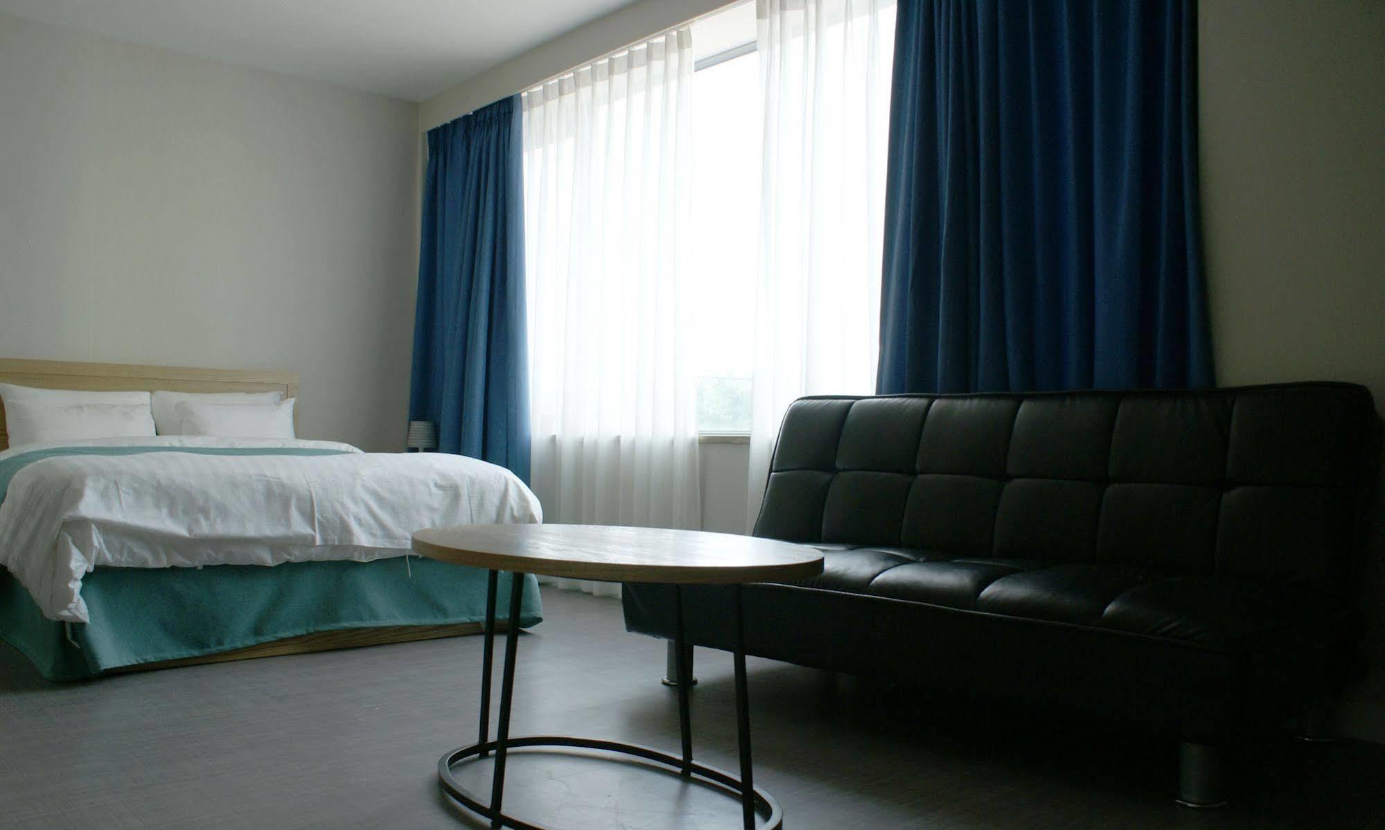 Y Ocean Hotel ยอซู ภายนอก รูปภาพ