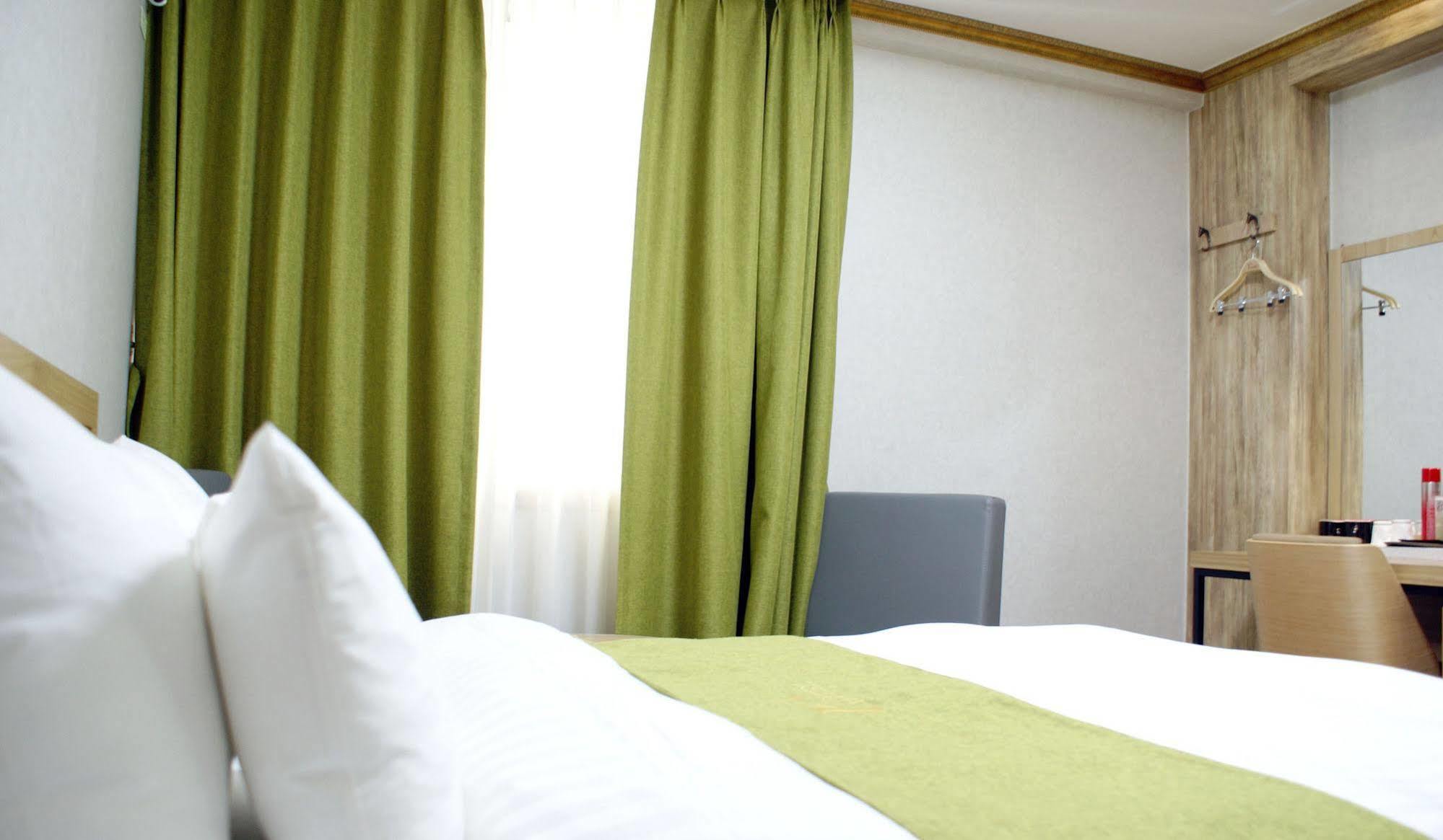 Y Ocean Hotel ยอซู ภายนอก รูปภาพ